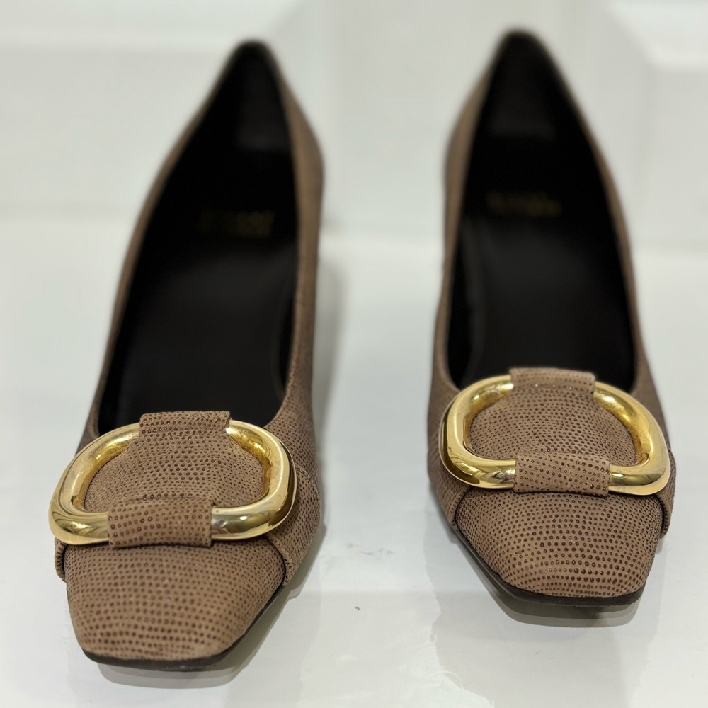 Stuart Weitzman Dress Shoes Size 6 1/2